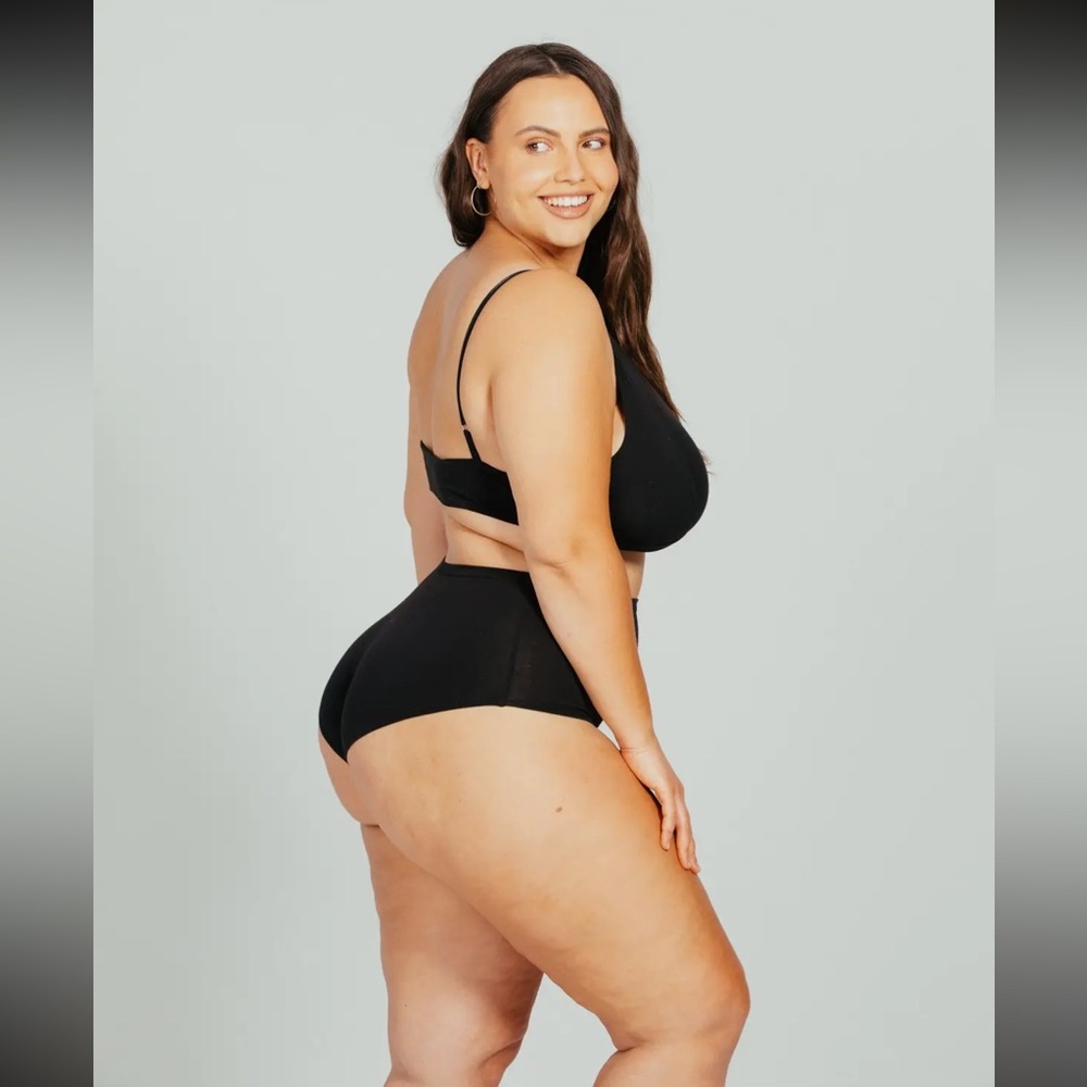 Women's Plus Size Black Longline Bra + Boyshort Set